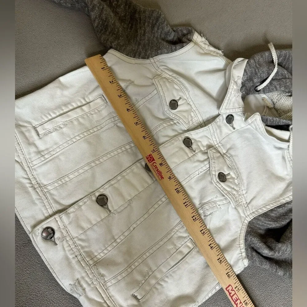 Free People White and Grey Jean Jacket Distressed Denim Detachable Hood Size XS - Picture 4 of 15